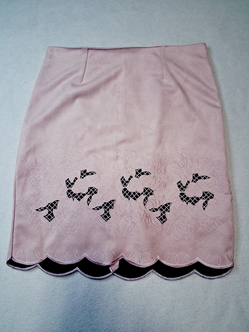 Black Tape_ Blush Pink Embroidered Scallop Hem Mini Skirt